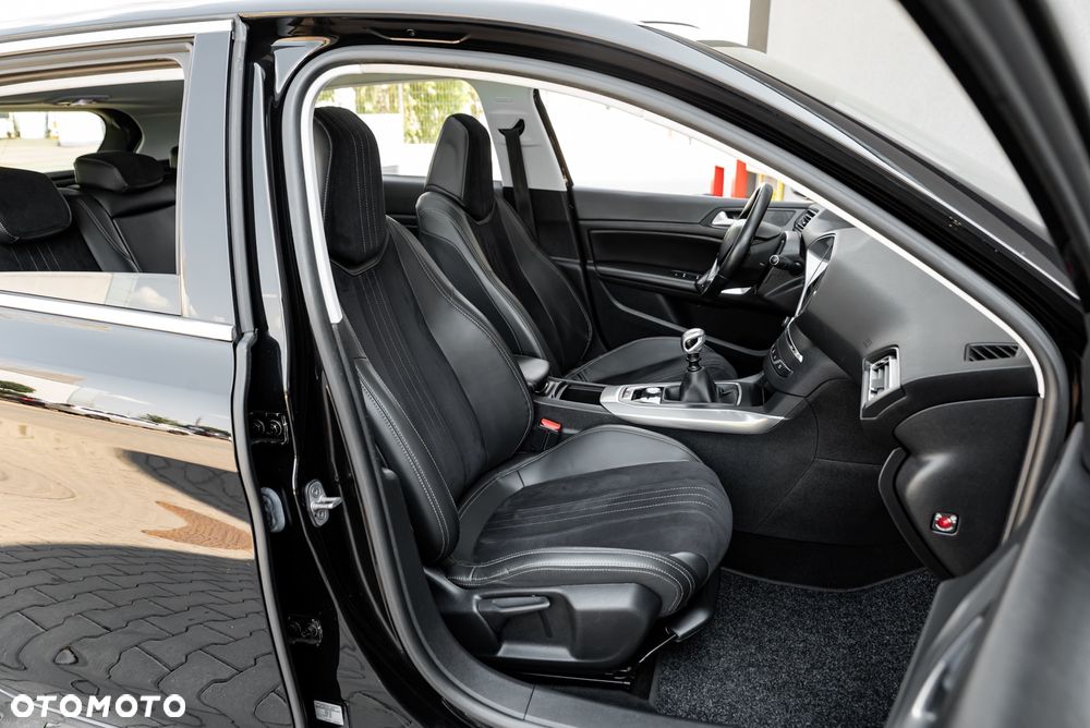 Peugeot 308 HDi FAP 150 Allure - 24