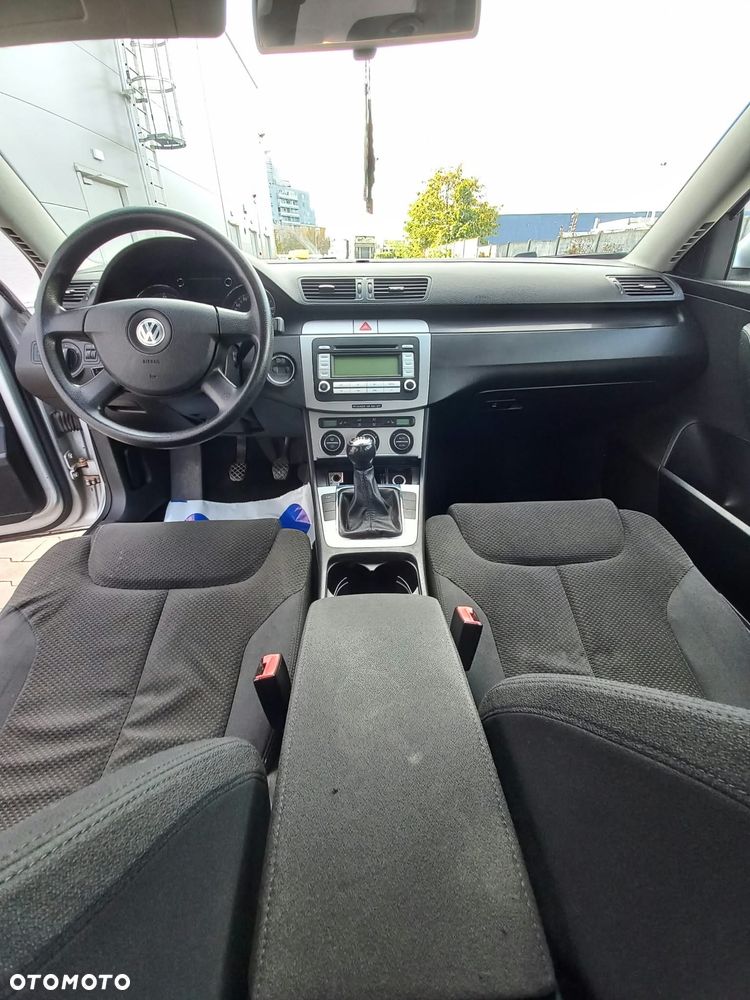 Volkswagen Passat - 21