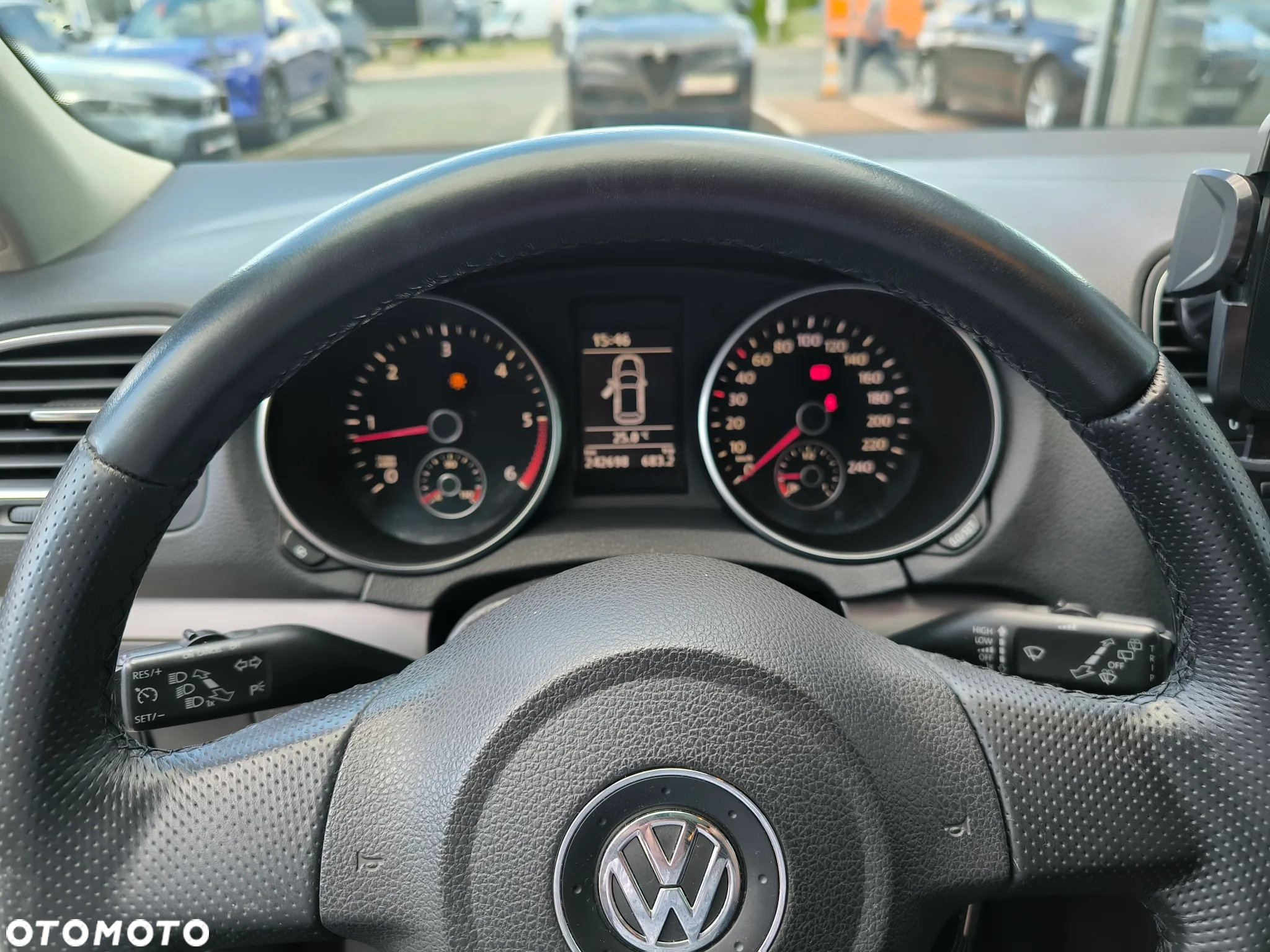 Volkswagen Golf VI 1.6 TDI Comfortline - 8