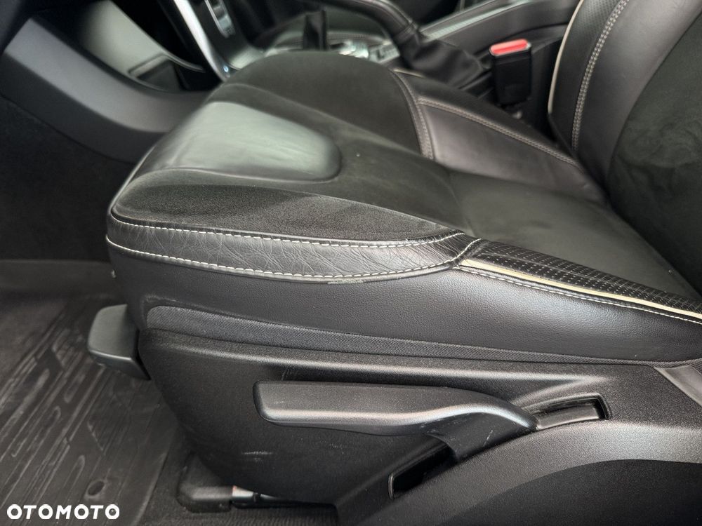 Volvo V40 T3 Drive-E R-Design Momentum - 17