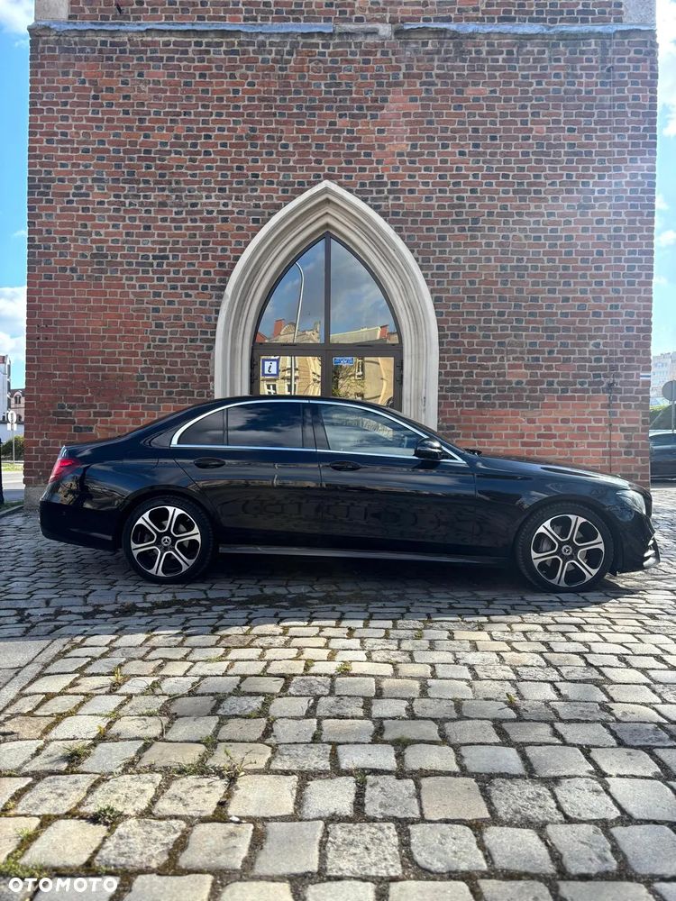 Mercedes-Benz Klasa E 220 d 4-Matic 9G-TRONIC - 12