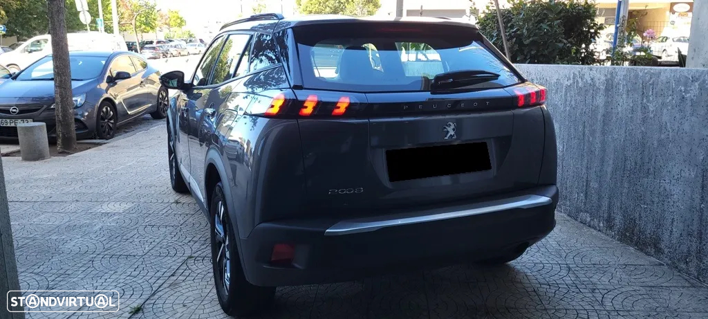 Peugeot 2008 1.2 PureTech Allure Pack - 4