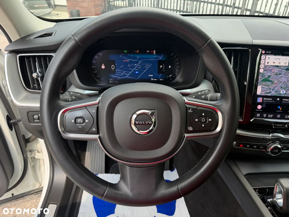 Volvo XC 60 B4 B Momentum Pro - 25