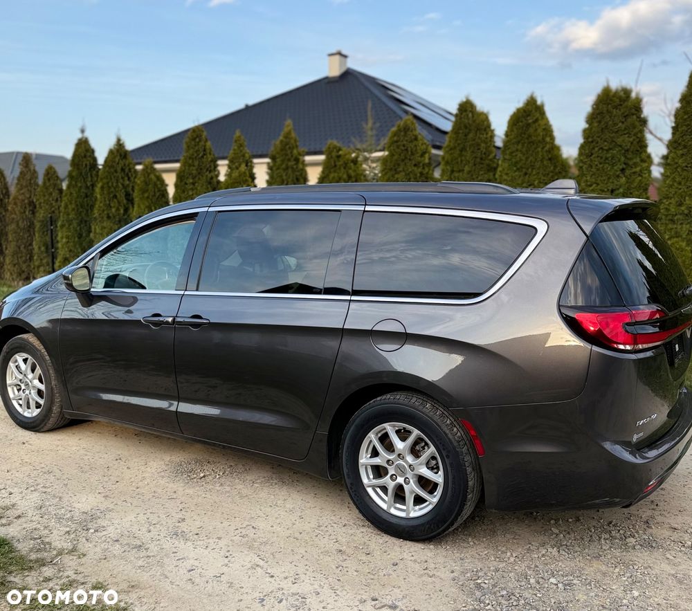 Chrysler Pacifica - 4