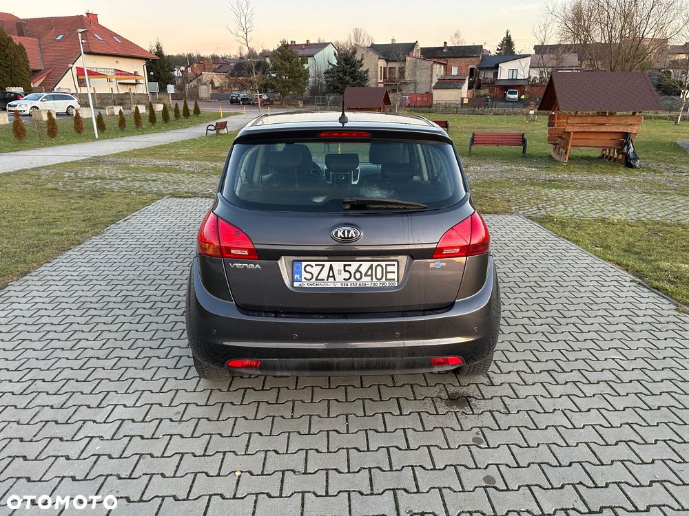 Kia Venga - 5