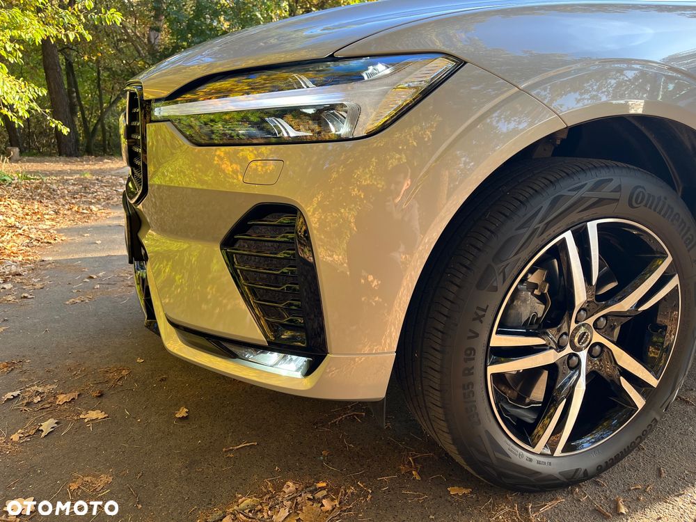 Volvo XC 60 B4 B Plus Dark - 24