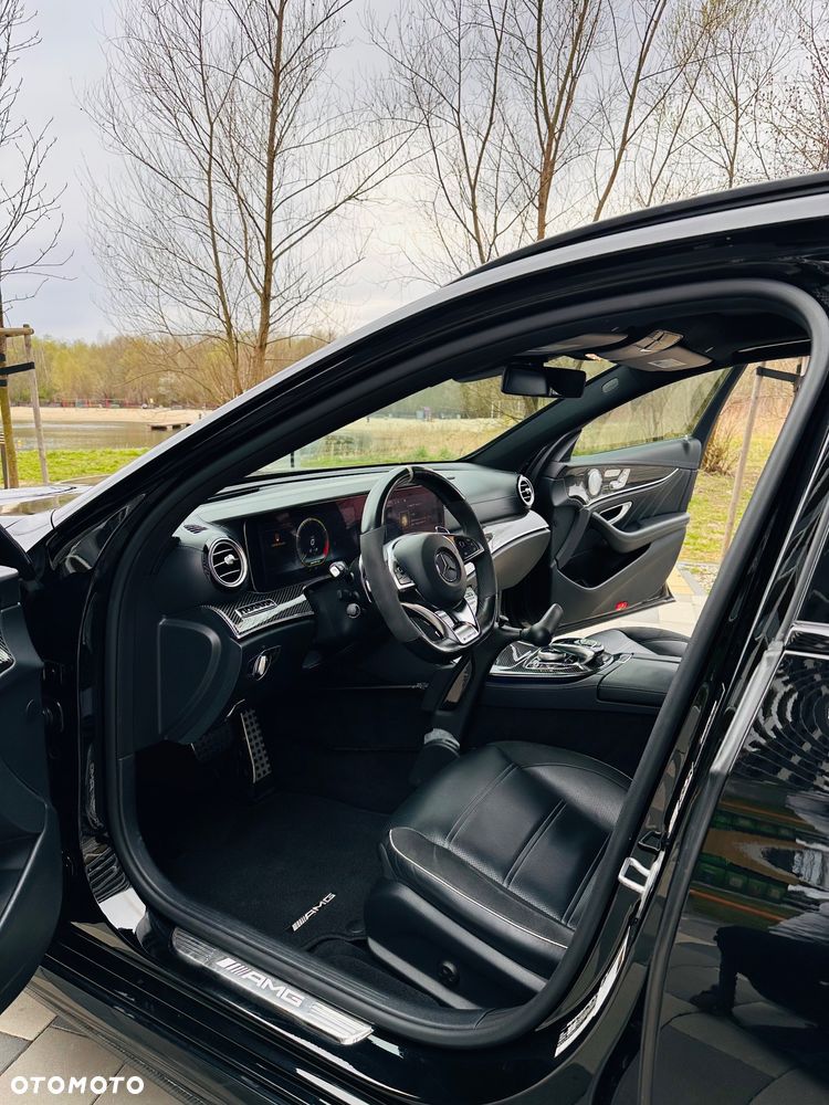 Mercedes-Benz Klasa E AMG 63 S 4-Matic+ - 21