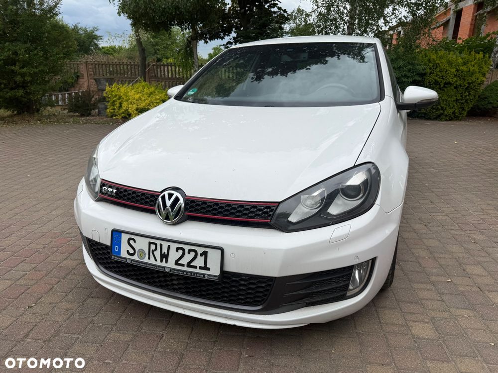 Volkswagen Golf 2.0 GTI adidas - 1
