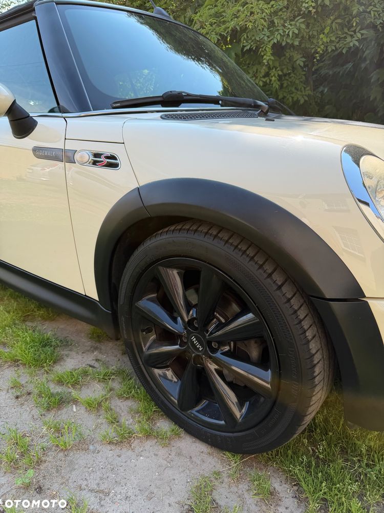 MINI Cooper S Sidewalk - 3