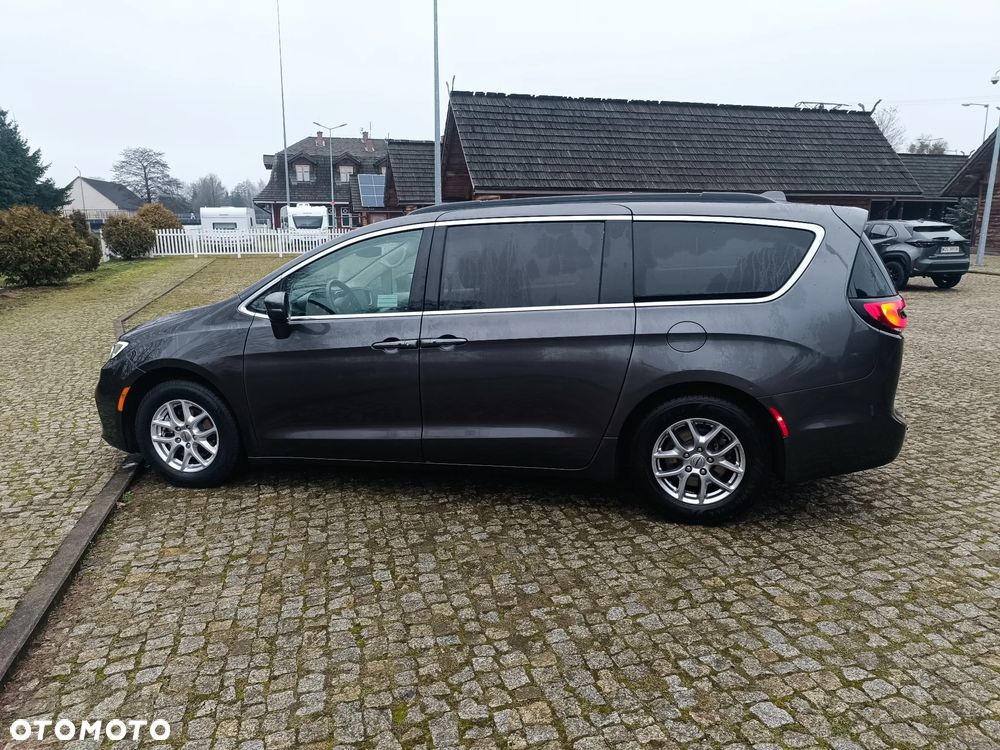 Chrysler Pacifica - 8