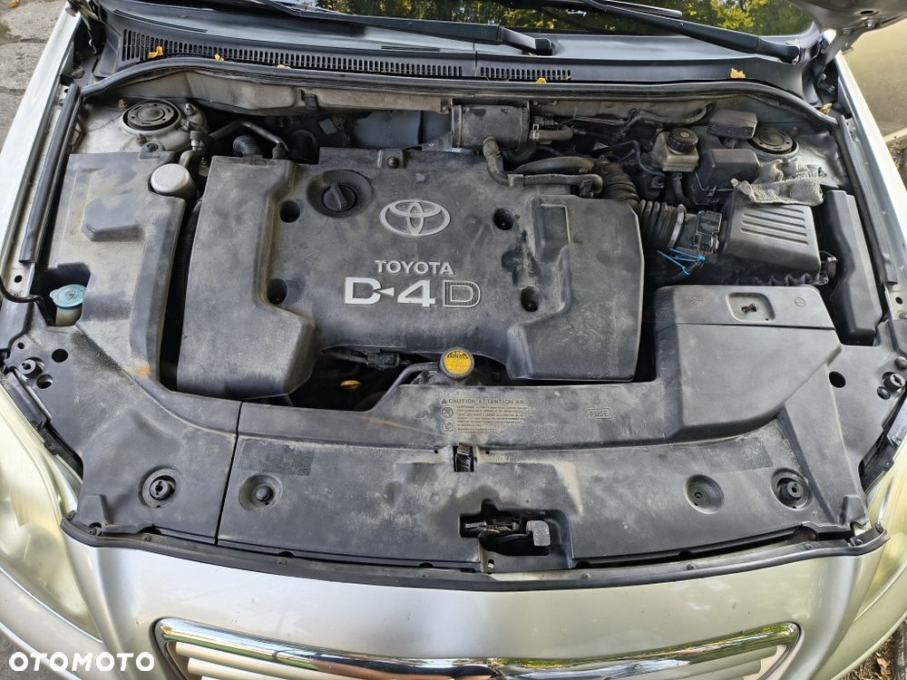 Toyota Avensis - 1