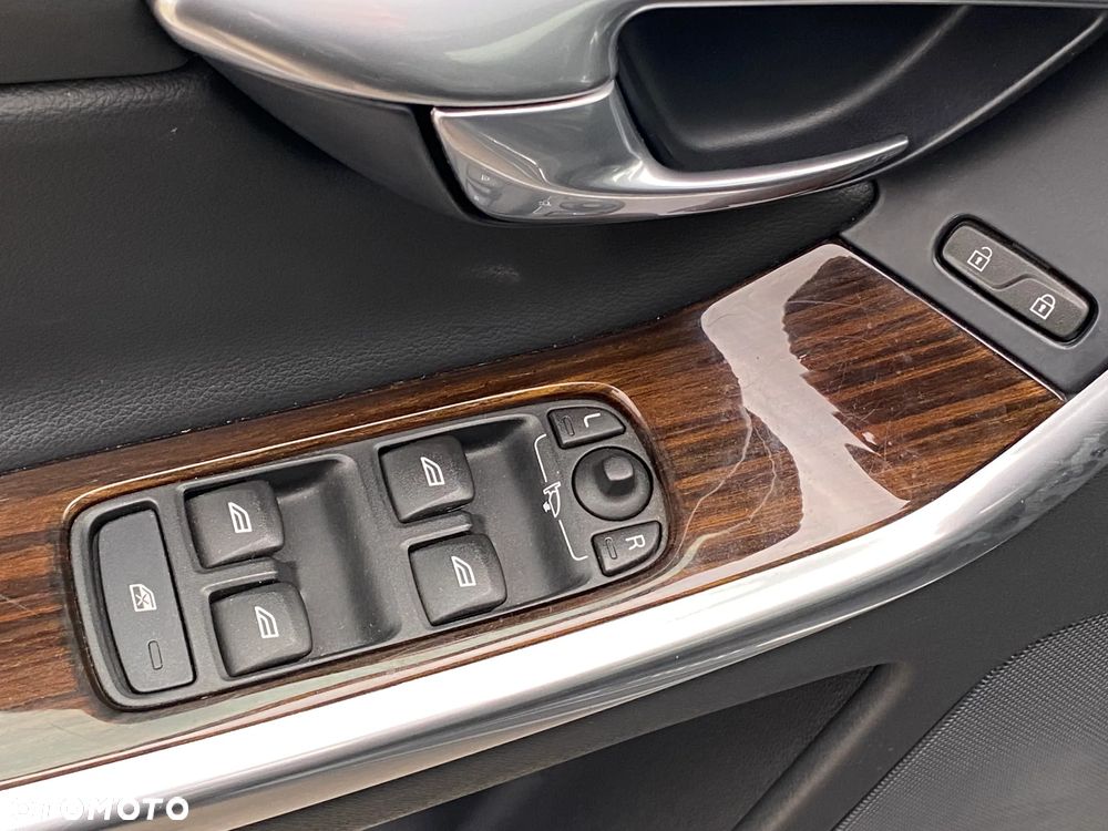 Volvo XC 60 D3 Geartronic Summum - 12