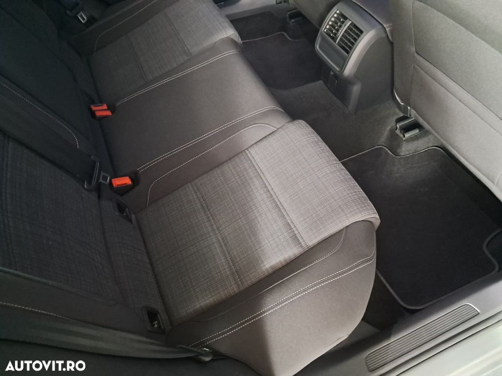 Volkswagen Passat - 19