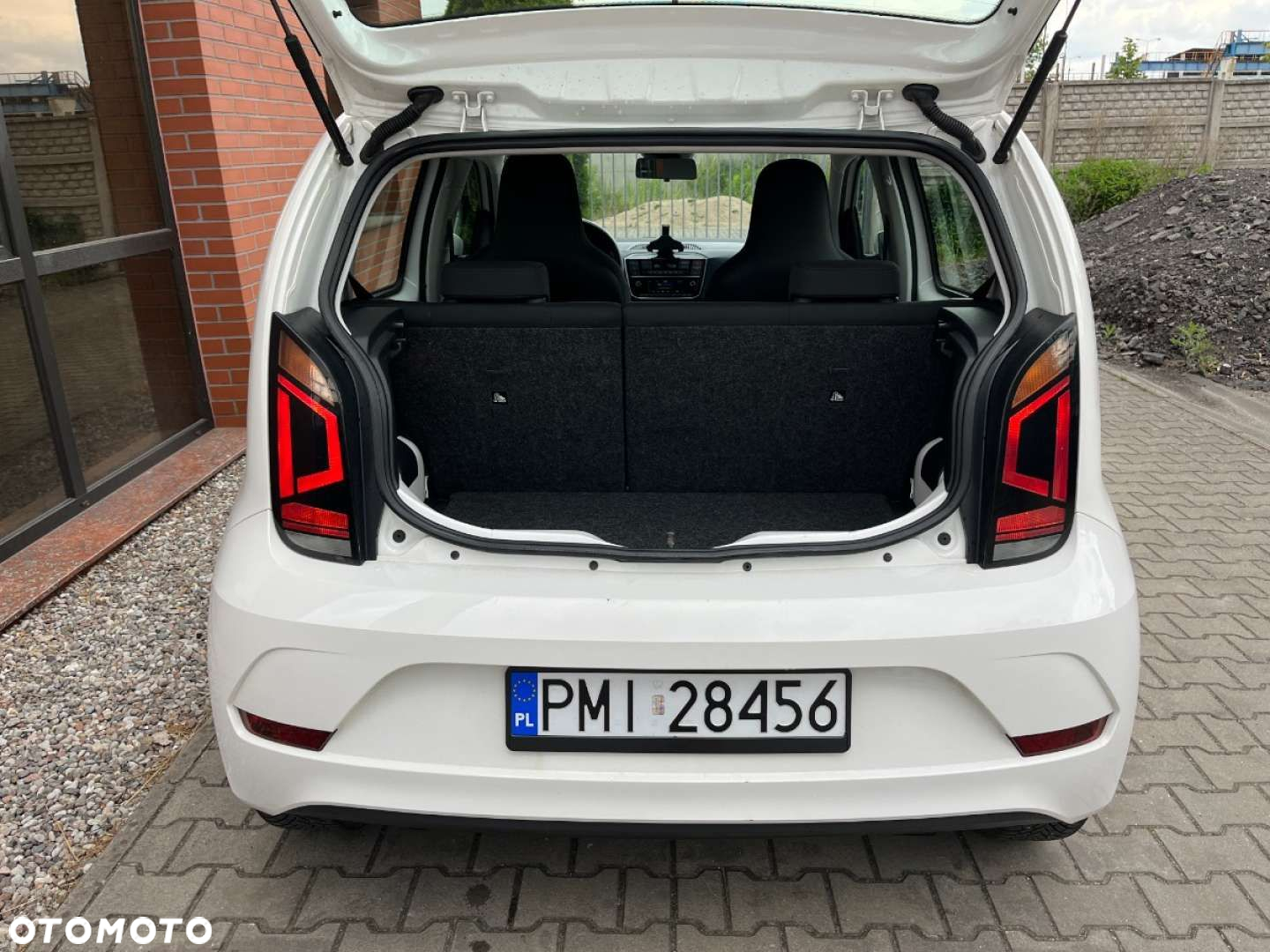 Volkswagen up! 1.0 high - 23