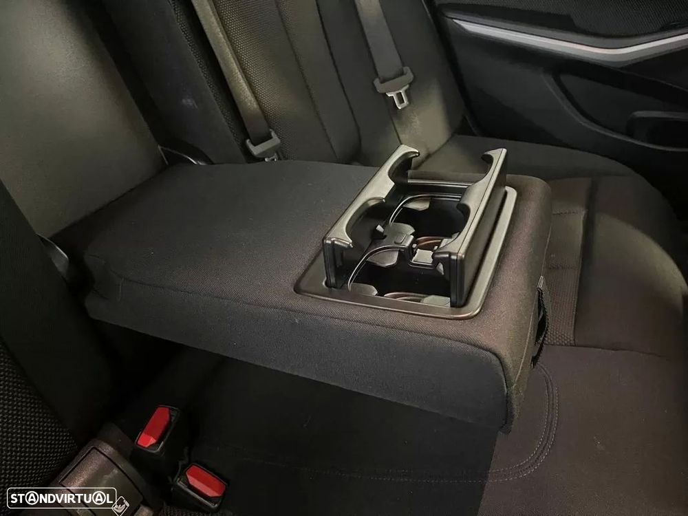 BMW 318 d Auto - 21