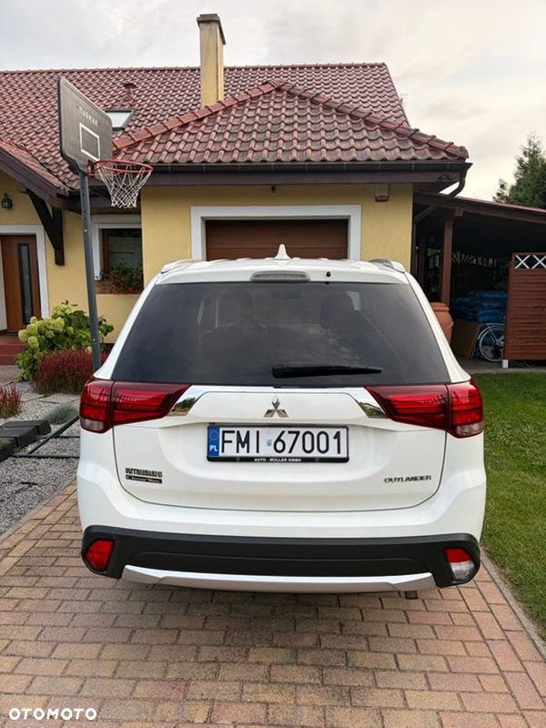 Mitsubishi Outlander 2017 photo 4
