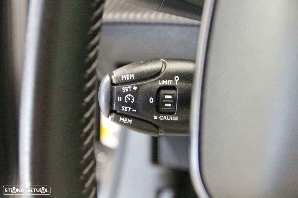 Peugeot 2008 1.2 PureTech Allure Pack - 13