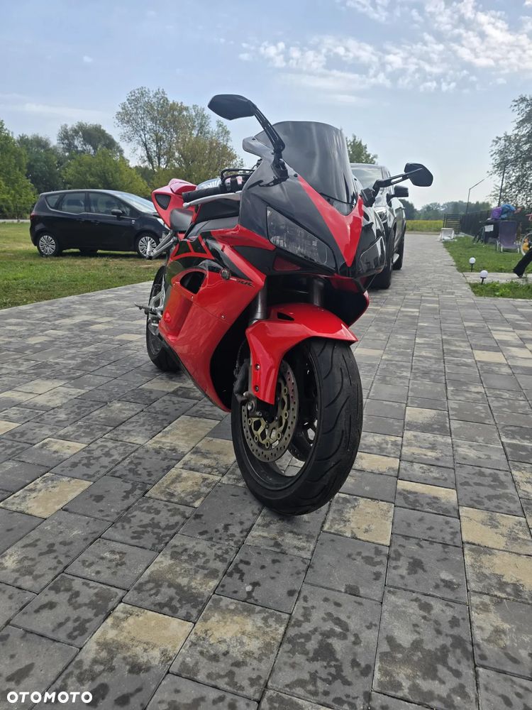 Honda CBR - 1