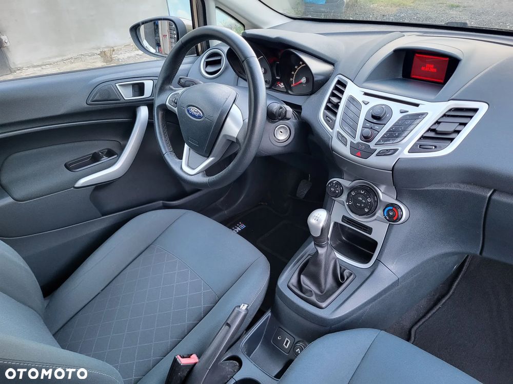 Ford Fiesta - 11