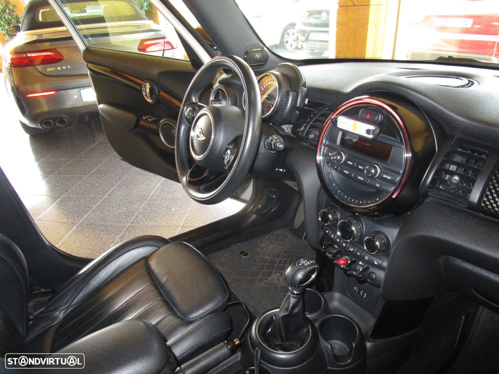 MINI 5 Portas Cooper SD Sport Aut. Seven - 38