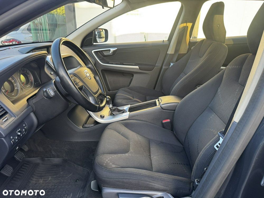 Volvo XC 60 D4 AWD Momentum - 13