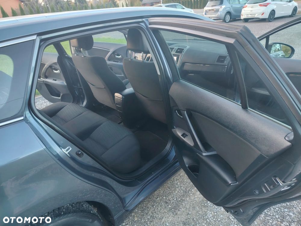 Toyota Avensis - 14