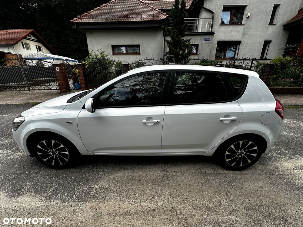 Kia Ceed 1.4 CVVT Attract - 10