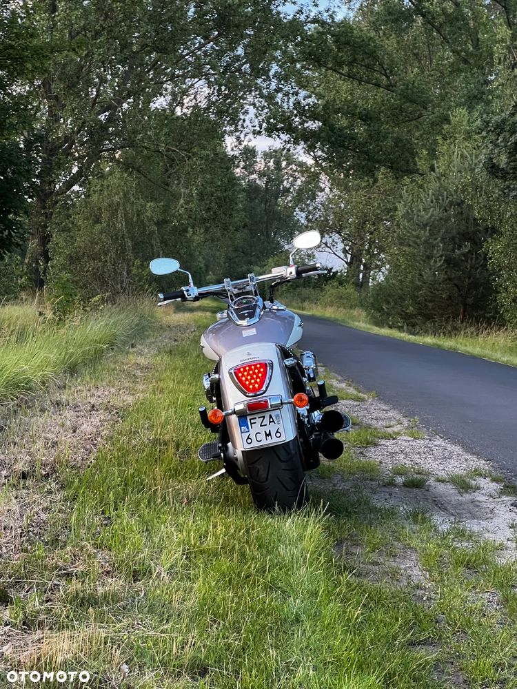 Suzuki Intruder - 7