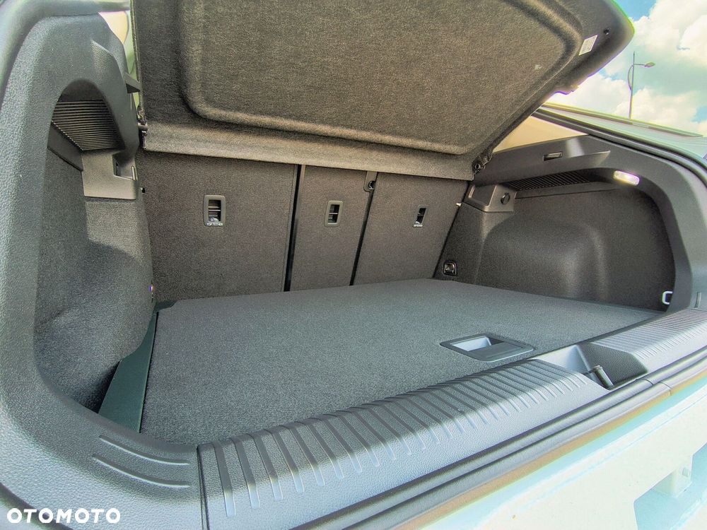 Volkswagen T-Roc 1.5 eTSI Life DSG - 29