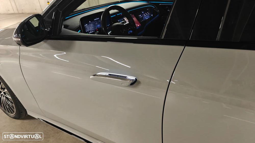 Mercedes-Benz E 300 Standard - 42