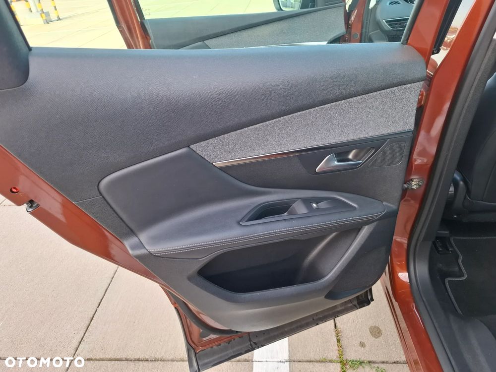 Peugeot 3008 1.5 BlueHDi Allure S&S - 28