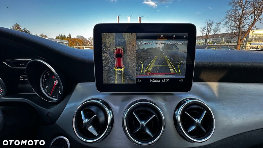 Mercedes-Benz GLA - 20