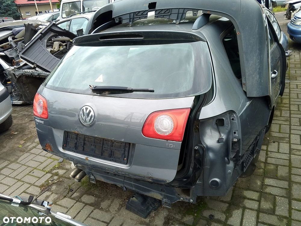 Volkswagen Passat B6 (05-10r.) 1.9TDI 105KM. Silnik BKC Skrzynia GQQ lakier LA7T. Cały na części. GWARANCJA !!!  Przód Tył Zestaw Komplet Drzwi Klapa Zderzak Błotnik Maska Grill Atrapa Szyba Pas Lampa Lusterko Boczki Fotel Kanapa Kokpit Deska Rozdzielcza Przełącznik Włącznik Sterownik Przewody Wiązka Instalacja Moduł Komputer Czujnik Listwa Pompa Alternator Wtryski Głowica Rozrusznik Kompresor Sprzęgło Dwumas Silnik Skrzynia ABS Klimatyzacji Paliwa Wspomagania Kolektor Turbina Przepustnica Zawór Chłodnica Koło Hak Belka Sanki Zawieszenie Mcpherson Półoś Amortyzator Wydech Tłumik Zacisk Most - 4