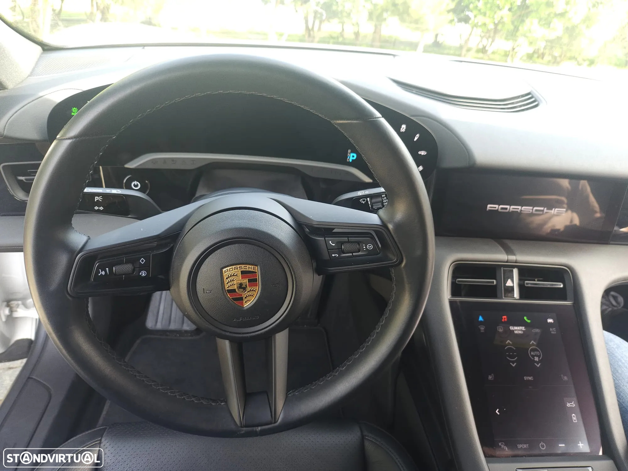 Porsche Taycan Cross Turismo 4 - 9