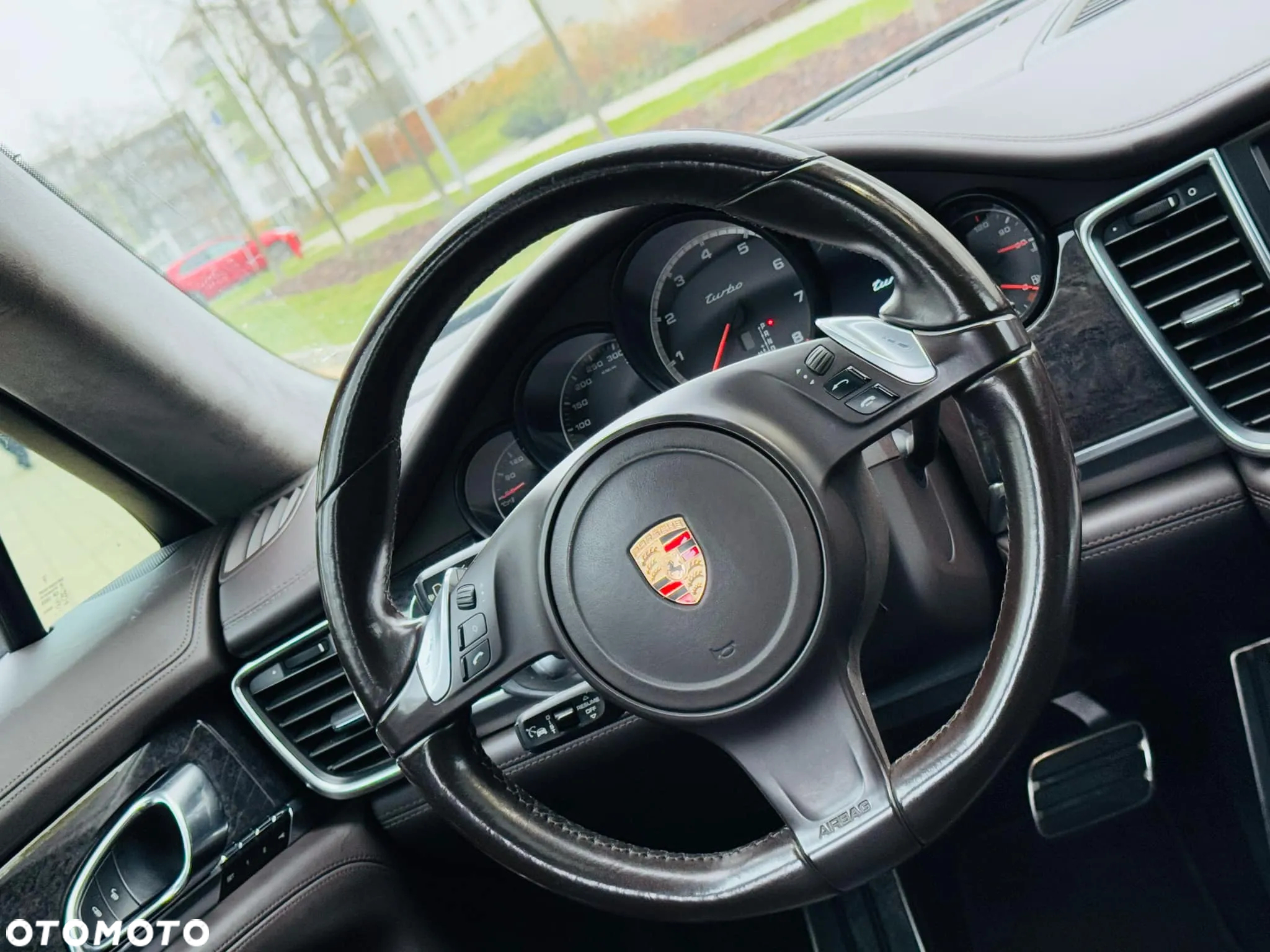 Porsche Panamera Turbo Executive - 27