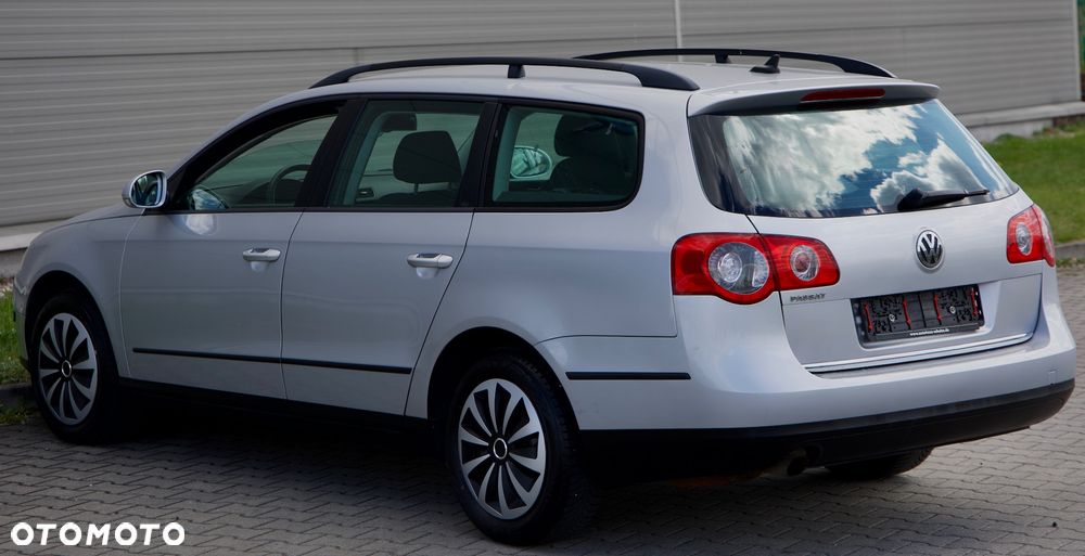 Volkswagen Passat 1.6 FSI Trendline - 11
