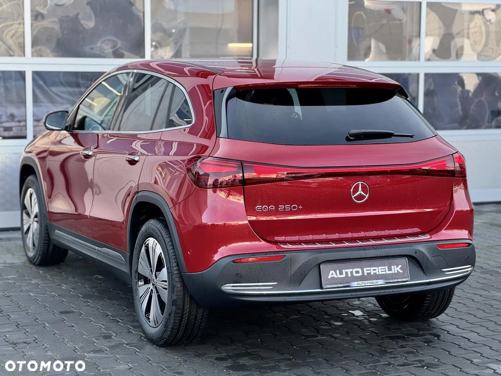 Mercedes-Benz EQA 250+ 70.5kWh Progressive - 11
