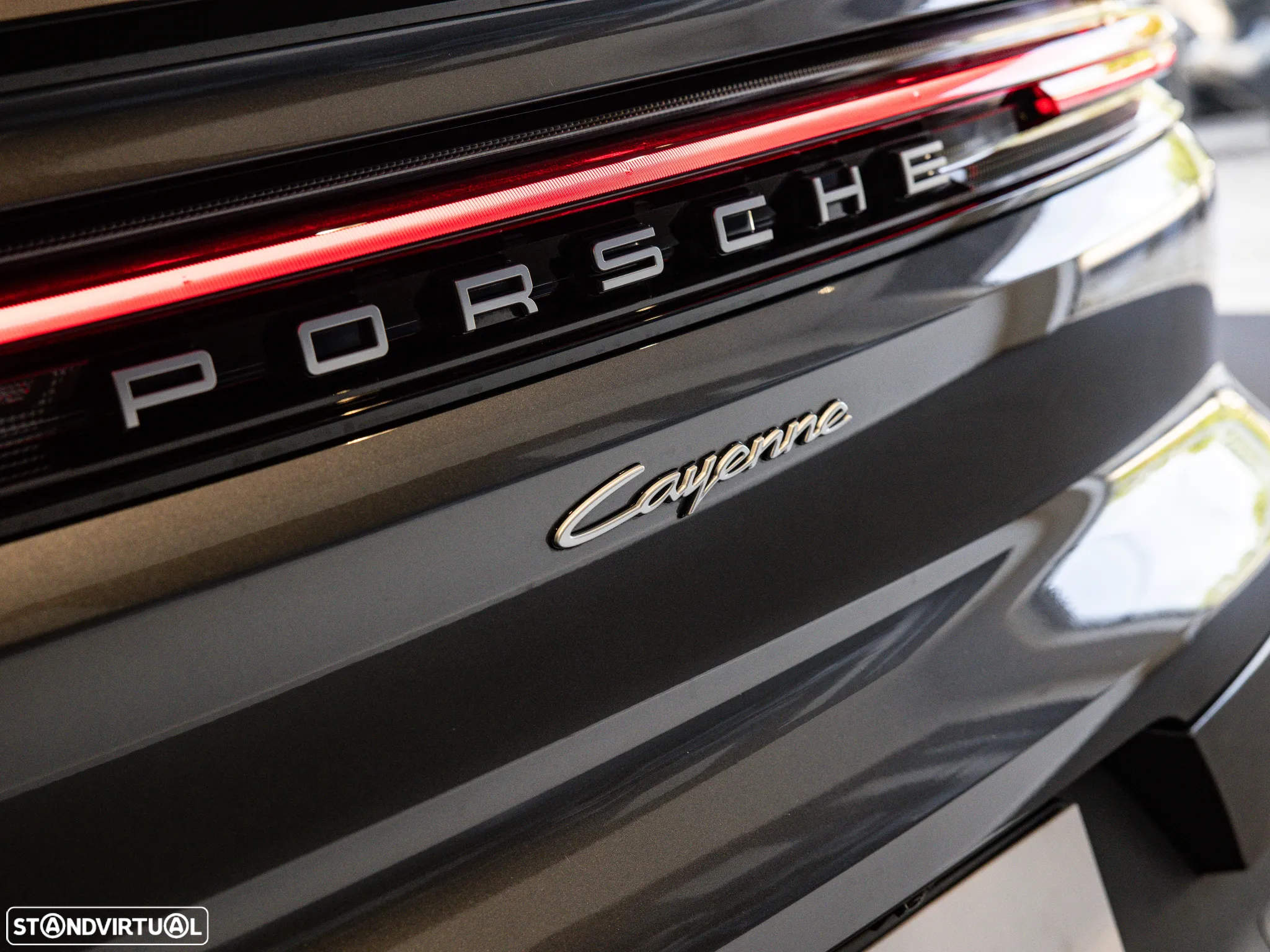 Porsche Cayenne Coupé E-Hybrid - 17