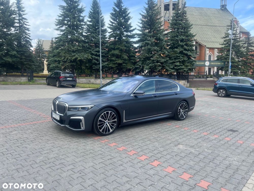 BMW Seria 7 745e - 12