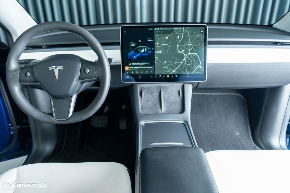 Tesla Model Y Long Range Dual Motor AWD - 12