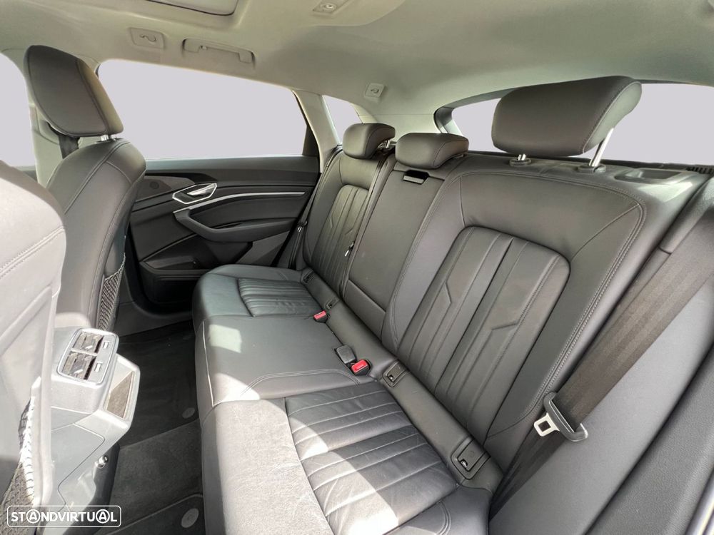 Audi e-tron - 41