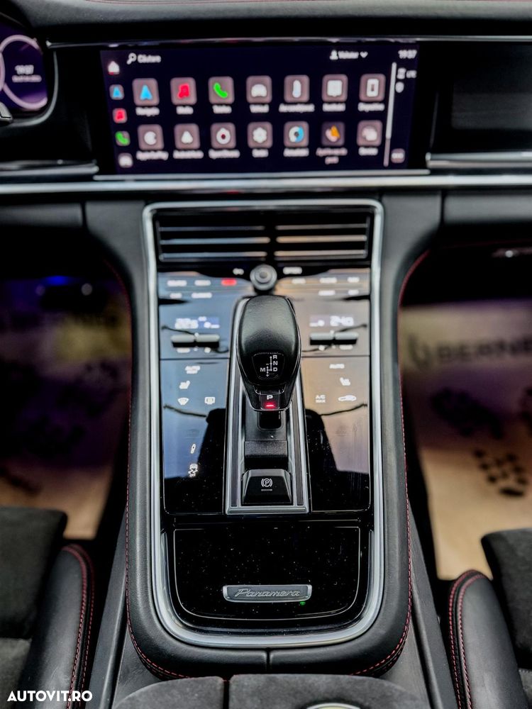 Porsche Panamera GTS - 26