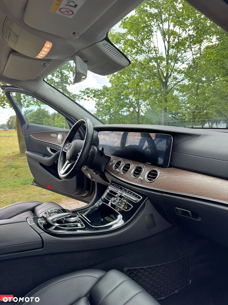 Mercedes-Benz Klasa E 220 d 9G-TRONIC Exclusive - 20