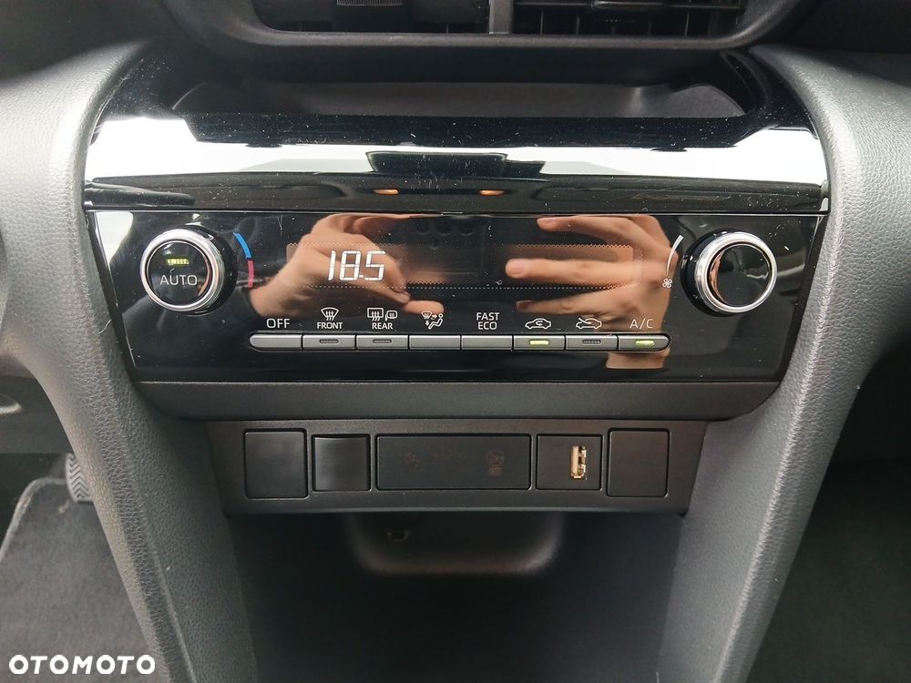Toyota Yaris Cross Hybrid 1.5 Comfort - 31
