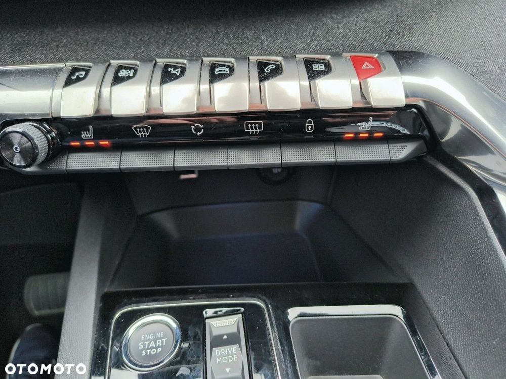 Peugeot 3008 1.2 PureTech Allure Pack S&S EAT8 - 16