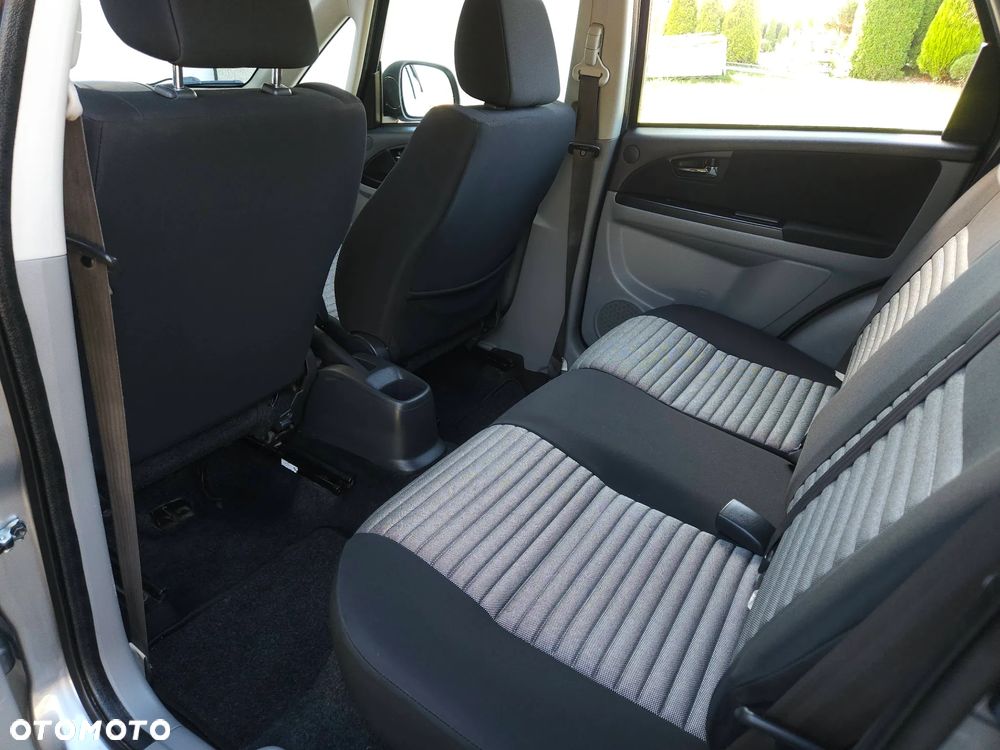 Suzuki SX4 1.6 Comfort 4WD - 37