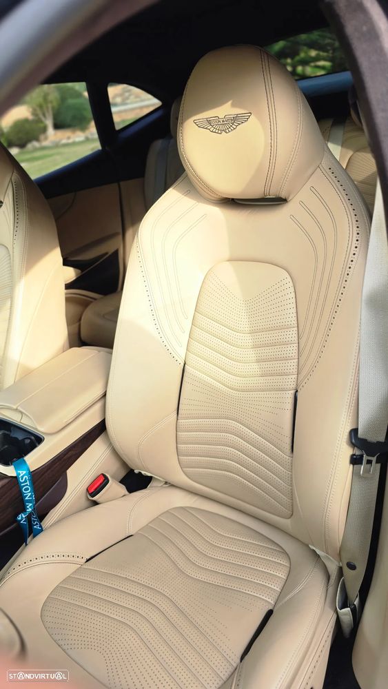 Aston Martin DBX Standard - 25