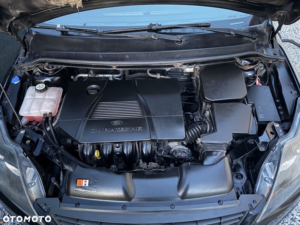 Ford Focus 1.8 Titanium - 12
