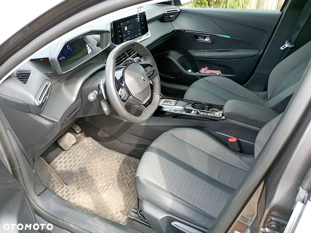 Peugeot 208 1.2 PureTech Active S&S EAT8 - 8