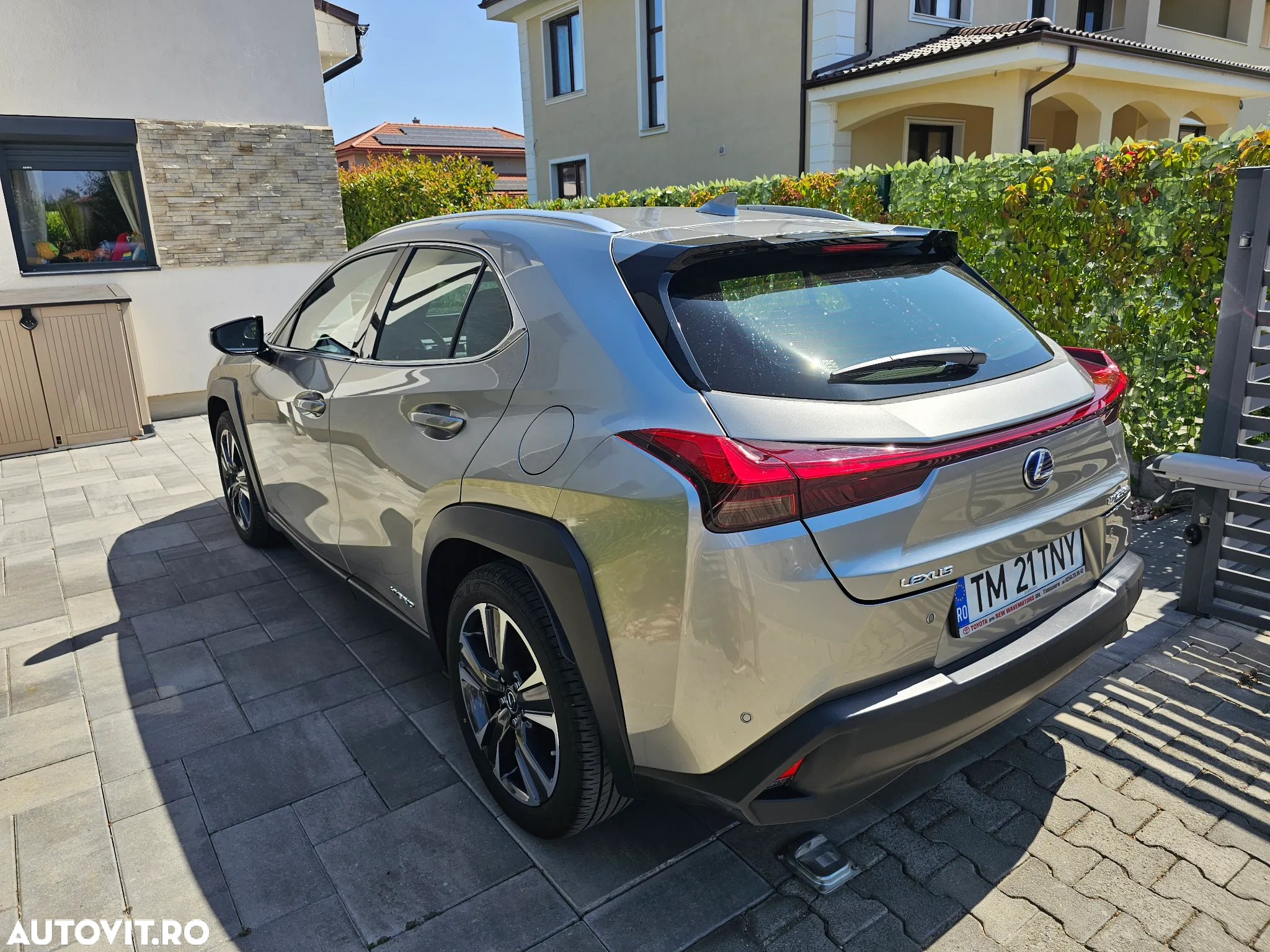 Lexus UX 250h Luxury Line - 8